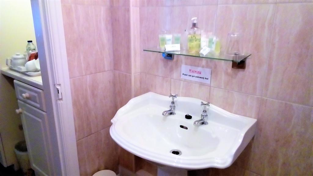 Burnley House 4*