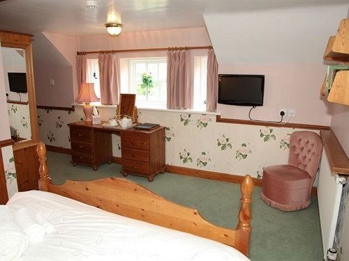 Burnley House 4*